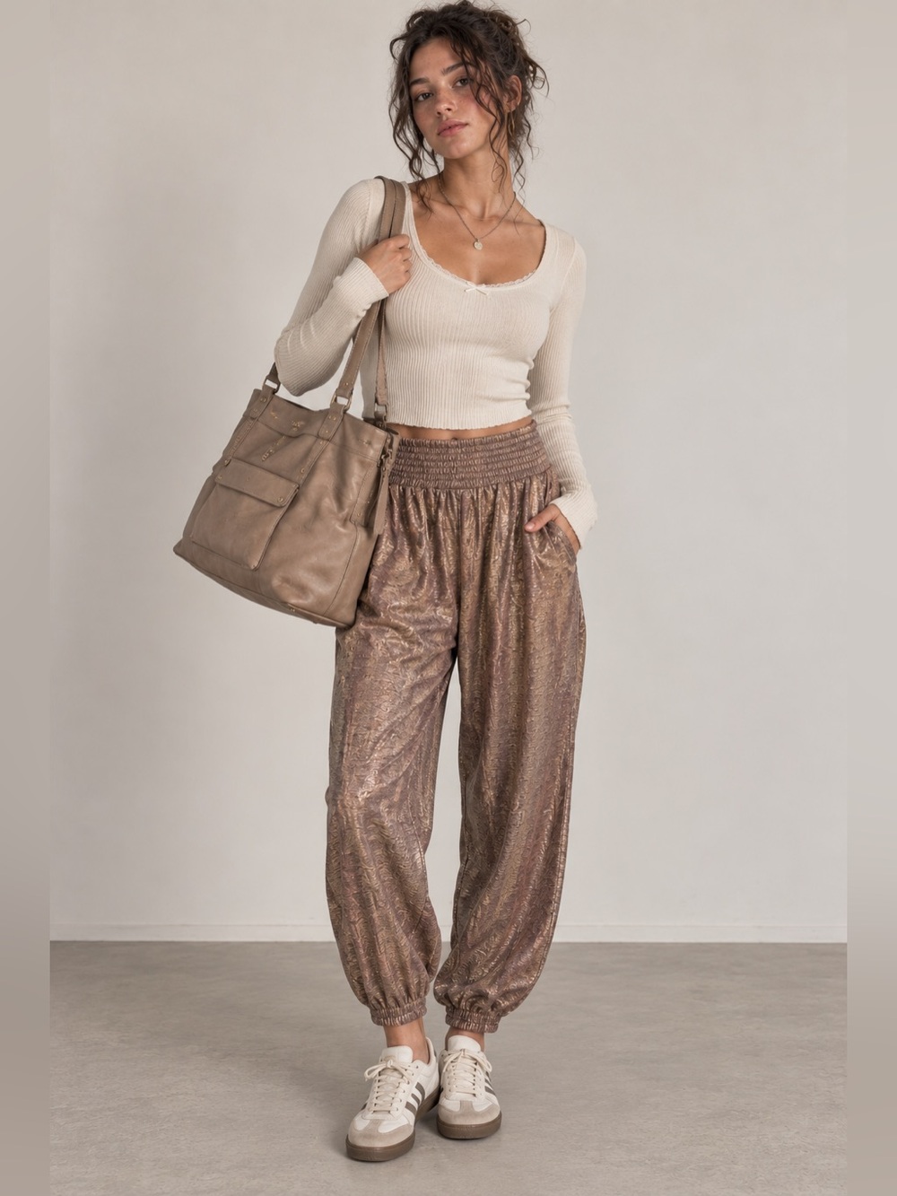 Anthropologie Nwt lightweight, metallic rose jogger pant, stretchy, size Medium